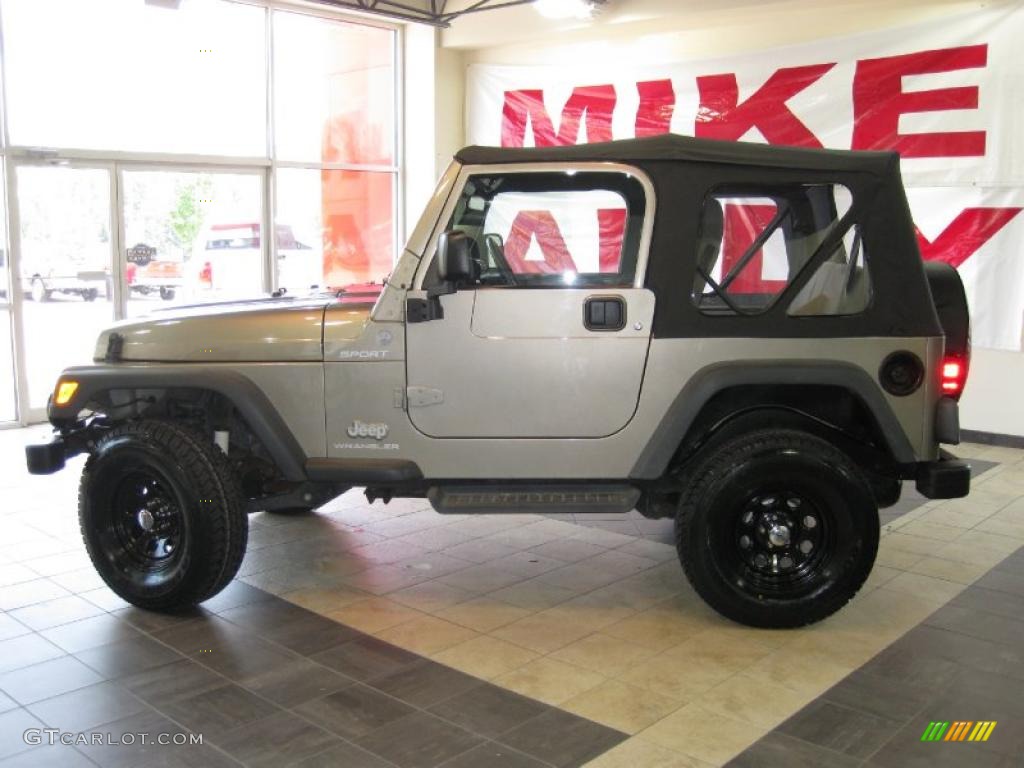 2004 Wrangler Sport 4x4 - Light Khaki Metallic / Khaki photo #9