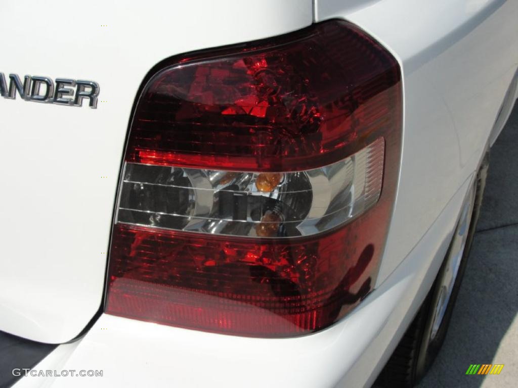 2004 Highlander V6 - Super White / Ash photo #18