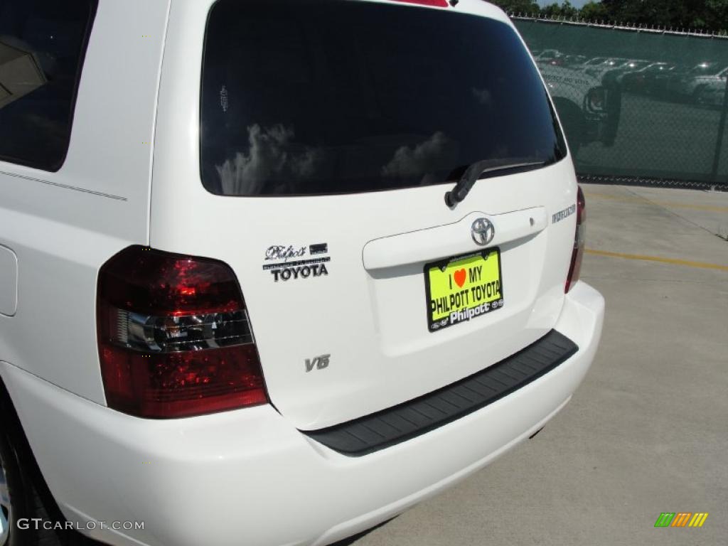 2004 Highlander V6 - Super White / Ash photo #21
