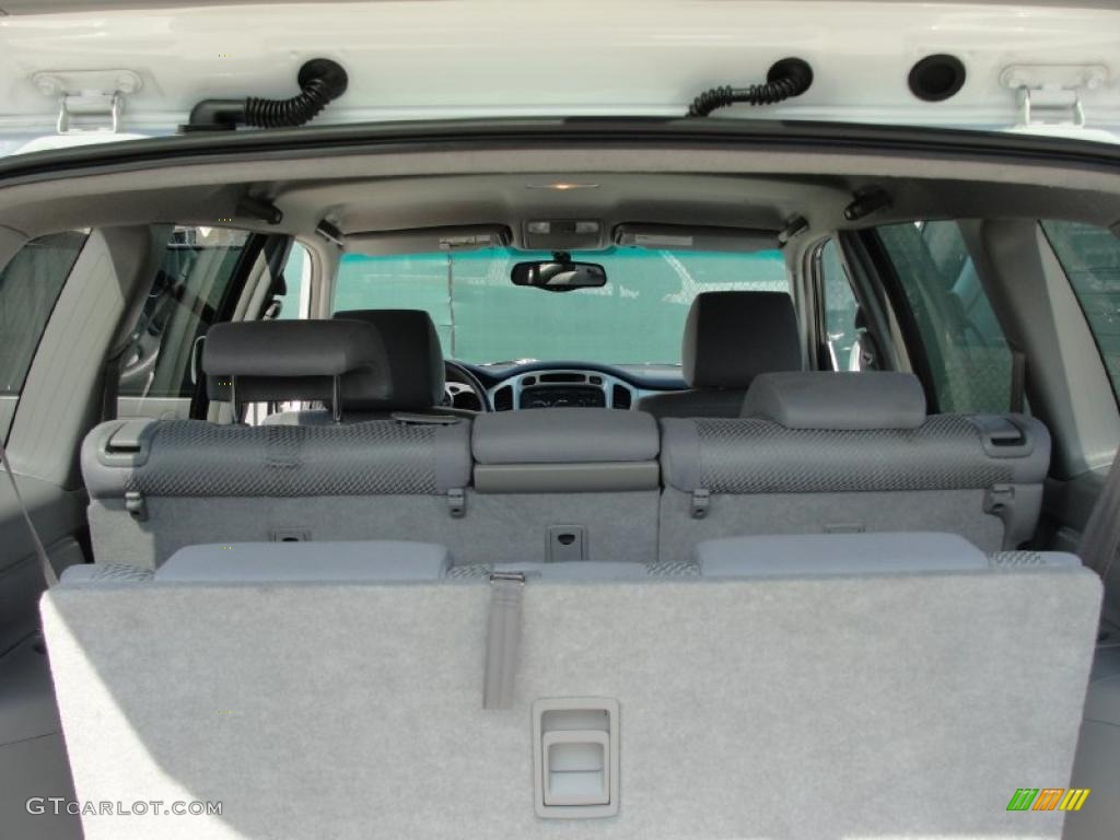 2004 Highlander V6 - Super White / Ash photo #30