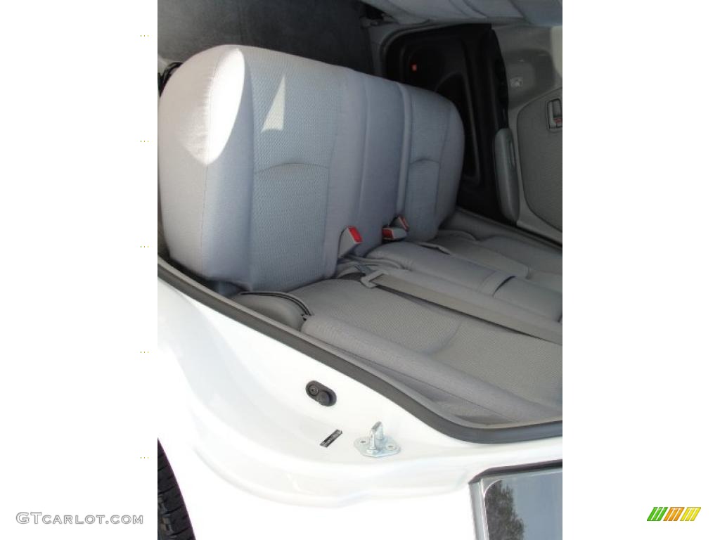 2004 Highlander V6 - Super White / Ash photo #32