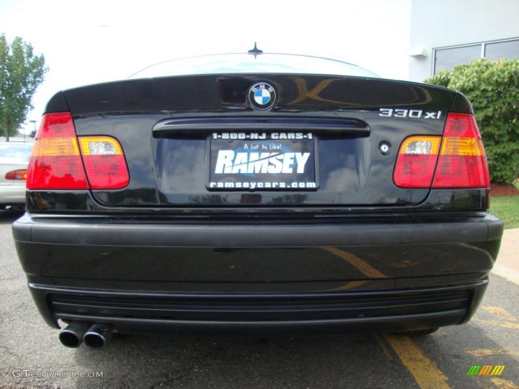 2004 3 Series 330xi Sedan - Jet Black / Sand photo #15