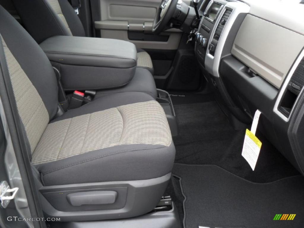 2011 Ram 1500 Big Horn Crew Cab - Mineral Gray Metallic / Dark Slate Gray/Medium Graystone photo #18