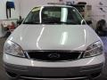 2007 CD Silver Metallic Ford Focus ZX5 SES Hatchback  photo #17