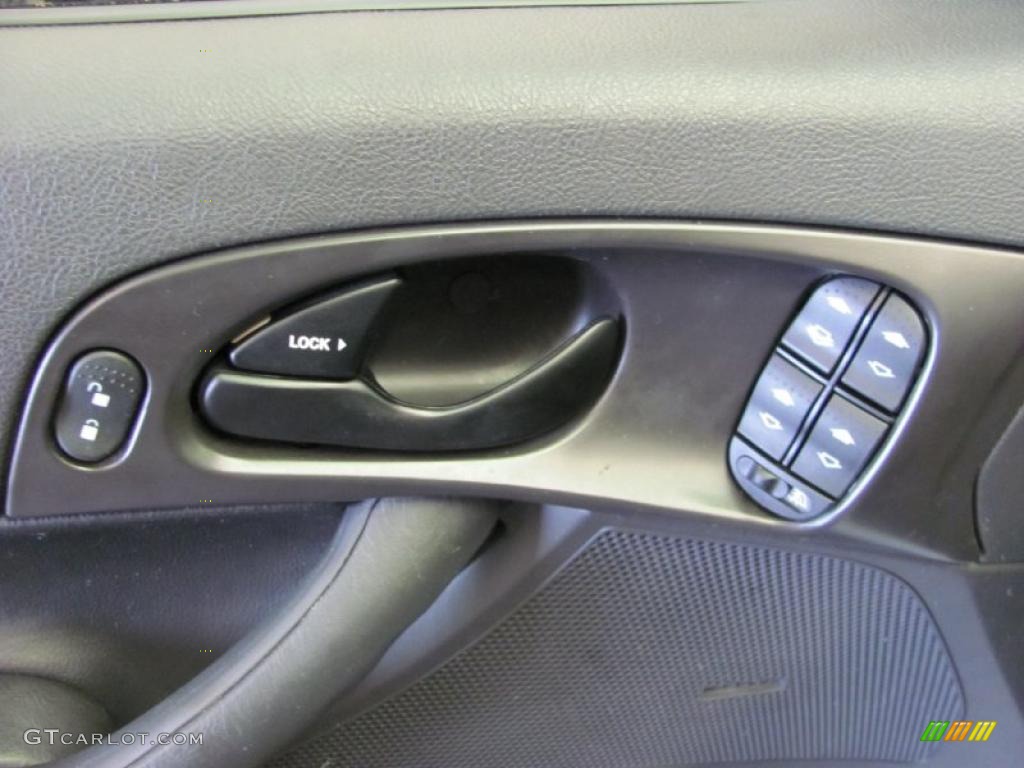 2007 Focus ZX5 SES Hatchback - CD Silver Metallic / Charcoal/Light Flint photo #23