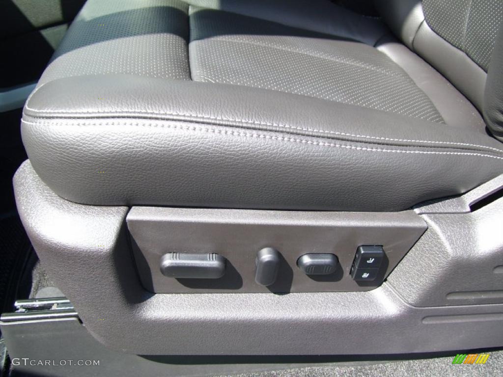 2010 F150 Lariat SuperCrew 4x4 - Tuxedo Black / Black photo #16