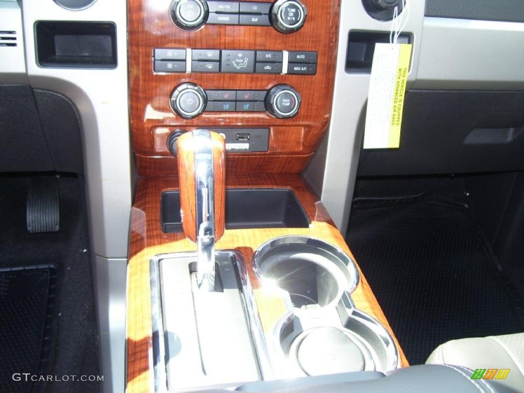 2010 F150 Lariat SuperCrew 4x4 - Tuxedo Black / Black photo #22