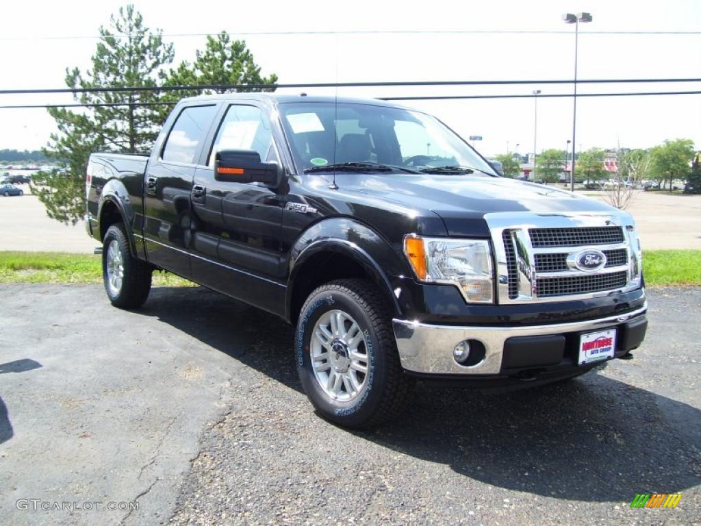 2010 F150 Lariat SuperCrew 4x4 - Tuxedo Black / Black photo #2