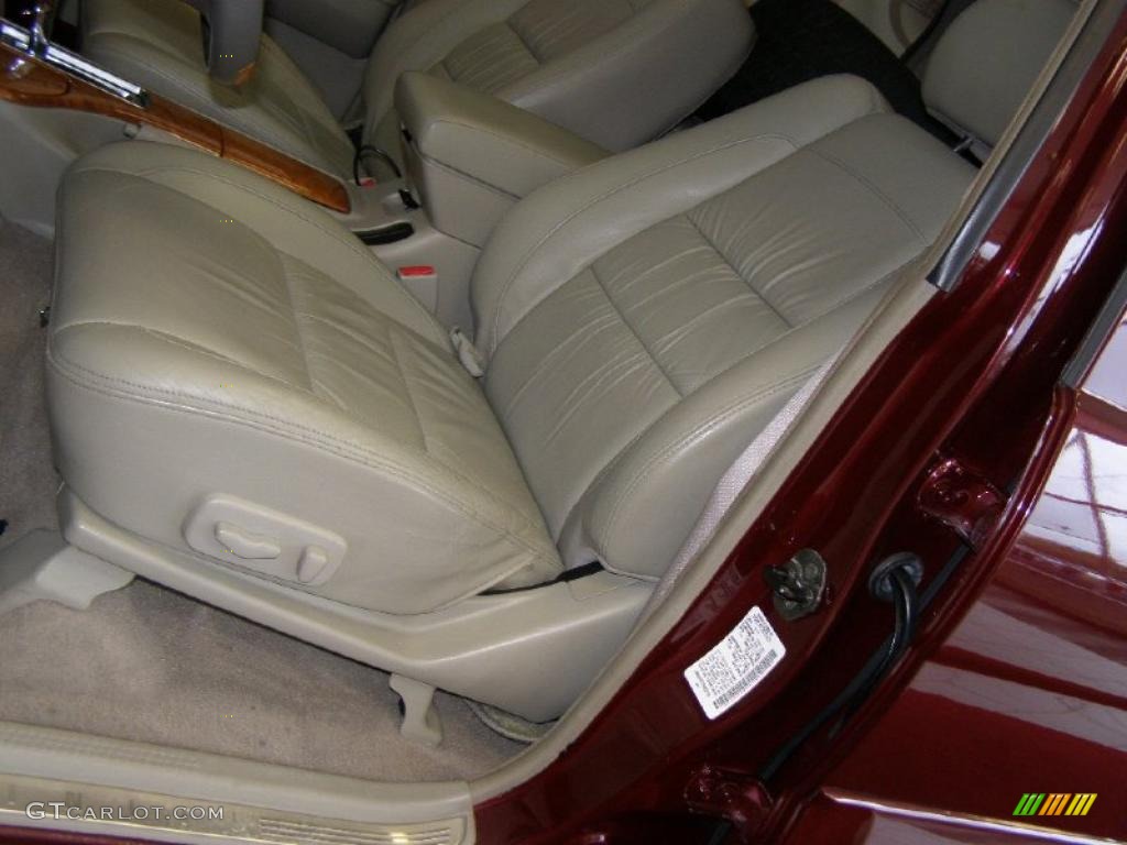 2002 QX4 4x4 - Royal Ruby Metallic / Stone Beige photo #13