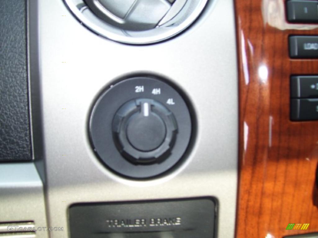 2010 F150 Lariat SuperCrew 4x4 - Tuxedo Black / Black photo #26