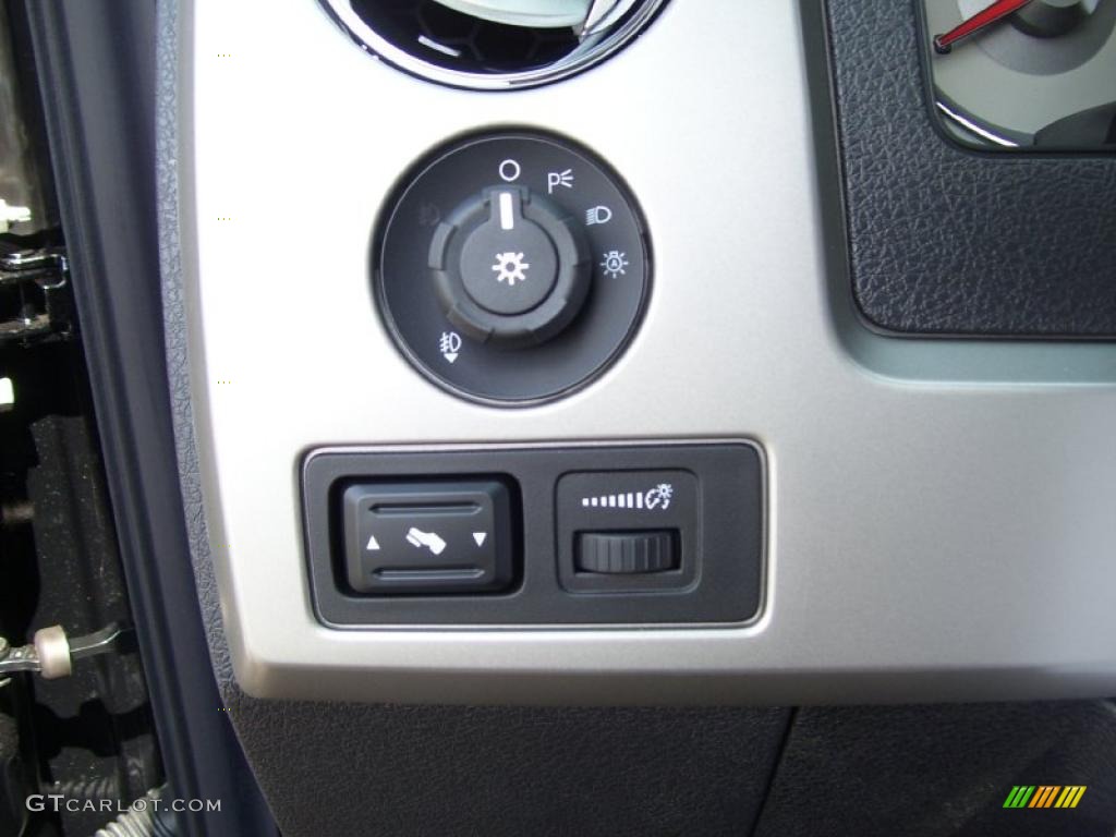 2010 F150 Lariat SuperCrew 4x4 - Tuxedo Black / Black photo #27