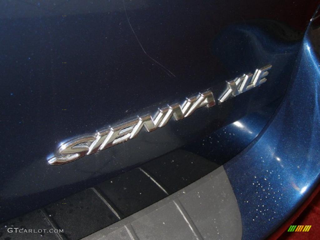 2004 Sienna XLE - Stratosphere Mica / Stone Gray photo #8