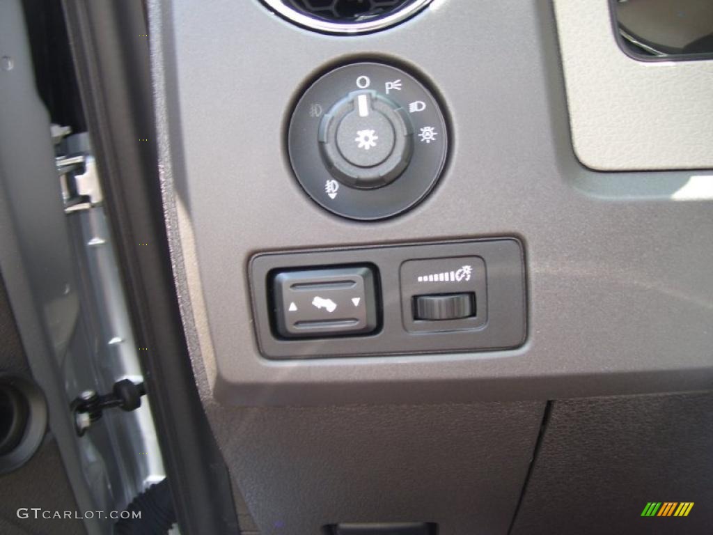 2010 F150 XLT SuperCab 4x4 - Ingot Silver Metallic / Medium Stone photo #20