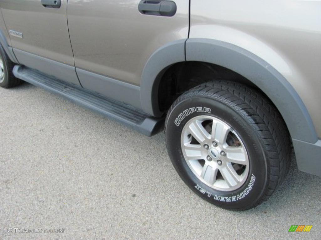 2006 Explorer XLT 4x4 - Mineral Grey Metallic / Stone photo #3