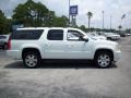 Summit White - Yukon XL SLT 4x4 Photo No. 1