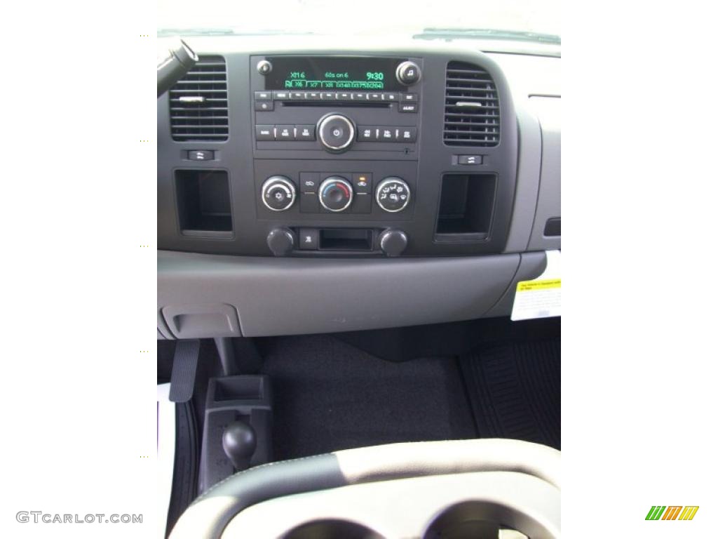 2011 Silverado 1500 LS Extended Cab 4x4 - Sheer Silver Metallic / Dark Titanium photo #6
