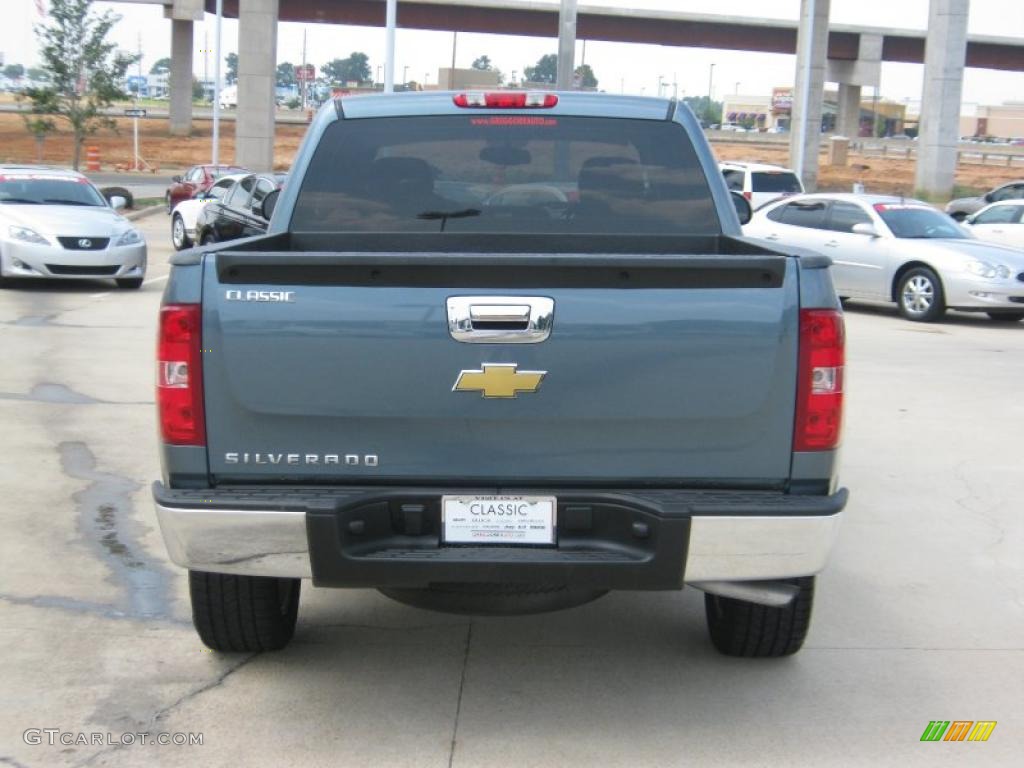 2009 Silverado 1500 LS Crew Cab 4x4 - Blue Granite Metallic / Dark Titanium photo #4