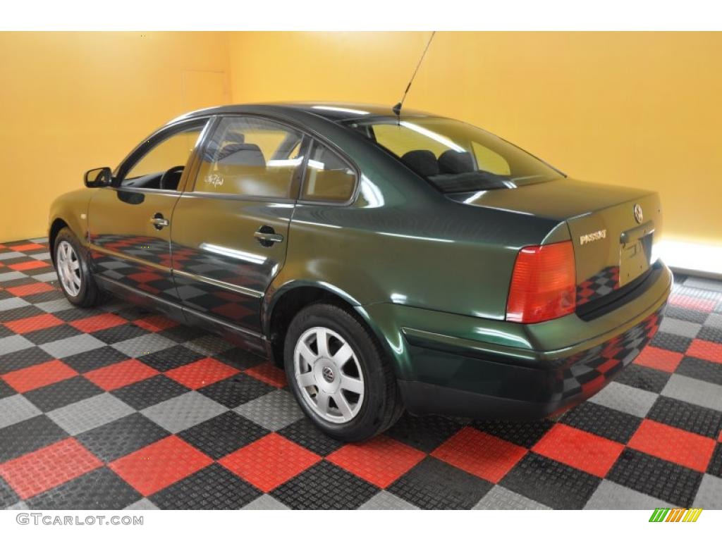1999 Passat GLS Sedan - Royal Green Pearl / Black photo #4