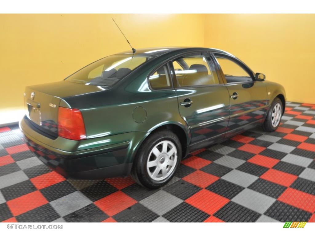 1999 Passat GLS Sedan - Royal Green Pearl / Black photo #6