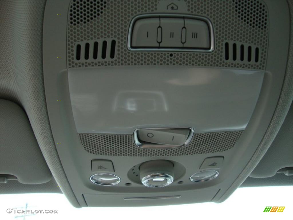 2011 A4 2.0T quattro Sedan - Ice Silver Metallic / Black photo #34
