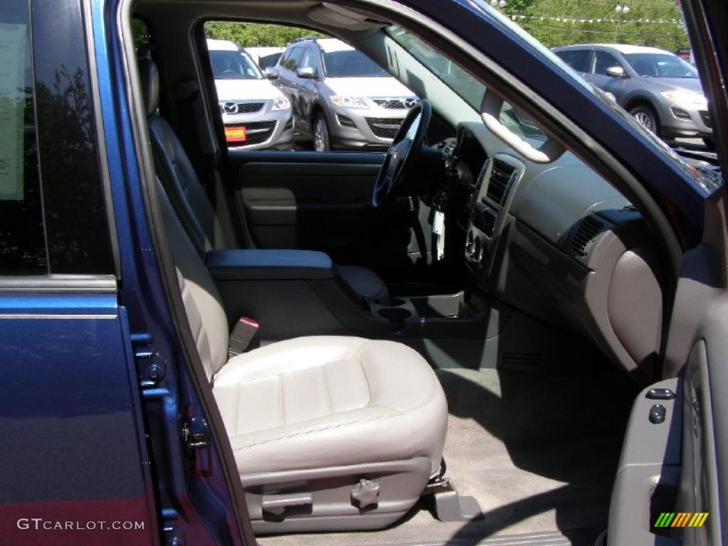 2004 Explorer XLT 4x4 - Dark Blue Pearl Metallic / Midnight Grey photo #26