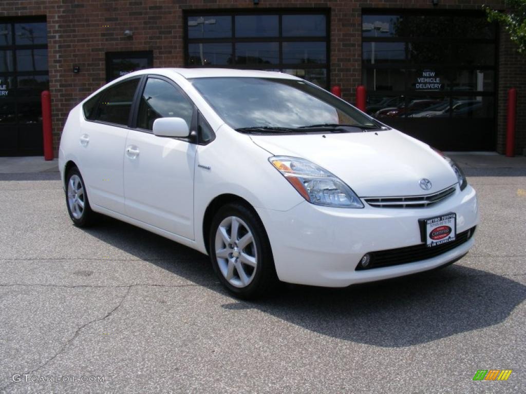 Super White Toyota Prius