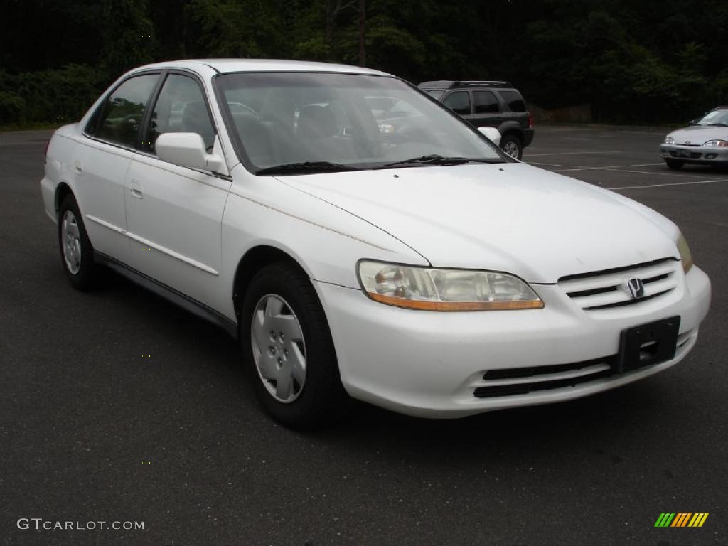 2001 Accord LX V6 Sedan - Taffeta White / Ivory photo #3
