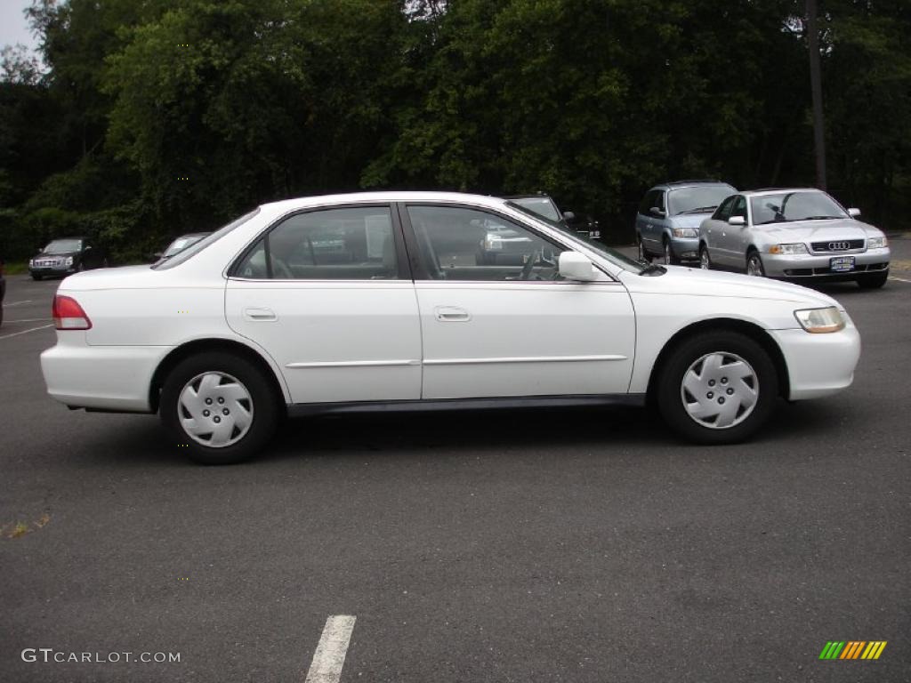 2001 Accord LX V6 Sedan - Taffeta White / Ivory photo #7
