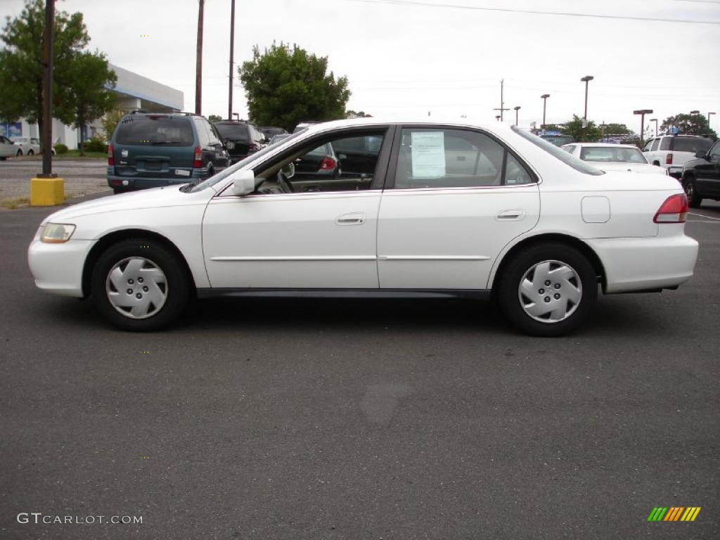 2001 Accord LX V6 Sedan - Taffeta White / Ivory photo #9