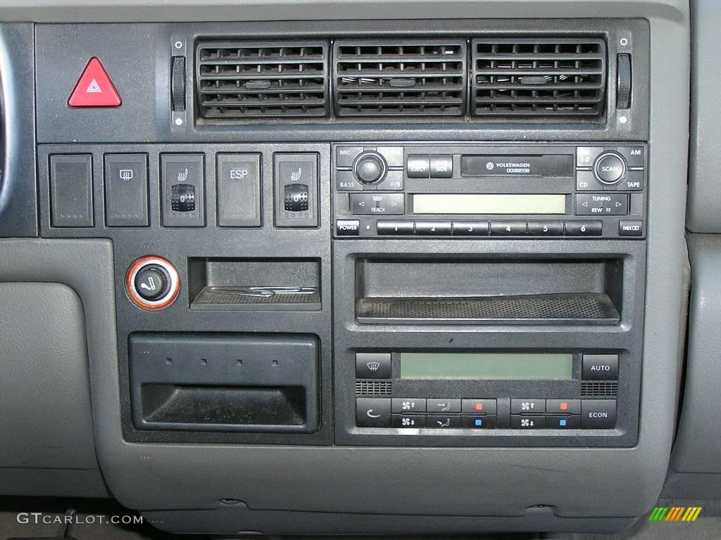 2003 EuroVan MV - Arctic White / Gray photo #8