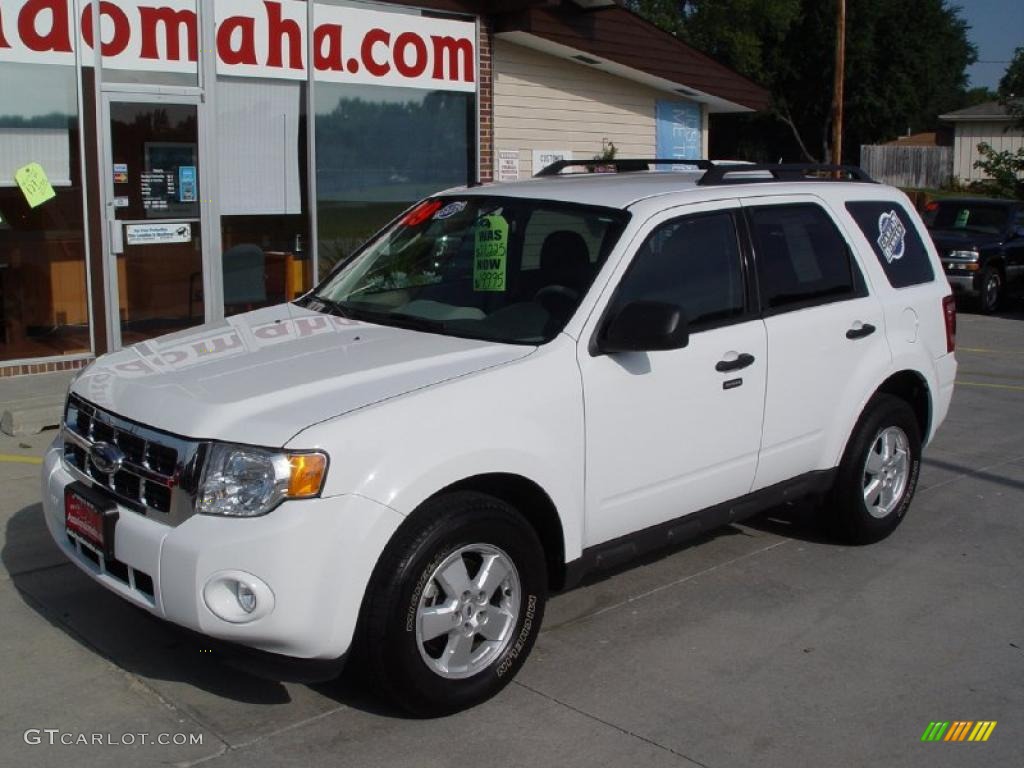 2009 Escape XLT V6 4WD - Oxford White / Charcoal photo #3