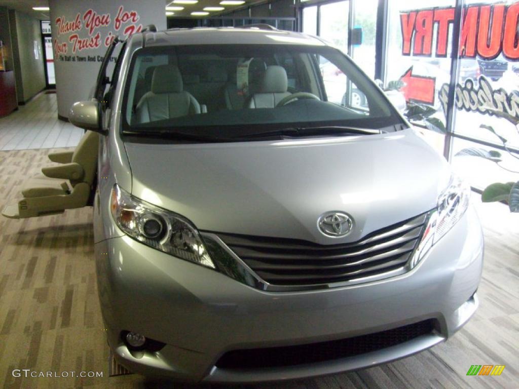 Predawn Gray Mica Toyota Sienna