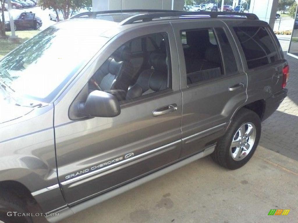 2004 Grand Cherokee Overland - Graphite Metallic / Dark Slate Gray photo #20