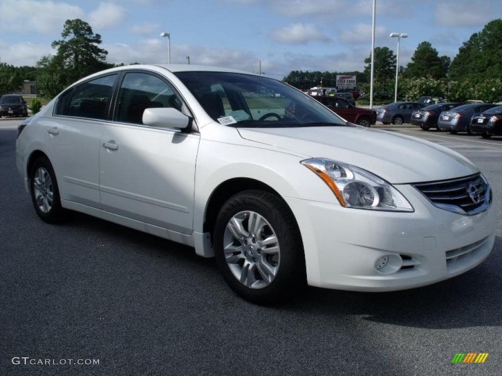 2010 Altima 2.5 S - Winter Frost White / Charcoal photo #7