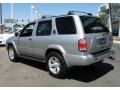 Chrome Silver Metallic - Pathfinder LE 4x4 Photo No. 4