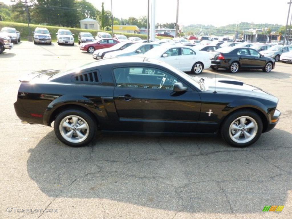 2007 Mustang V6 Deluxe Coupe - Black / Dark Charcoal photo #5