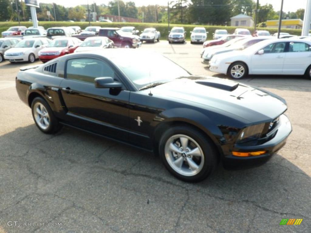 2007 Mustang V6 Deluxe Coupe - Black / Dark Charcoal photo #6