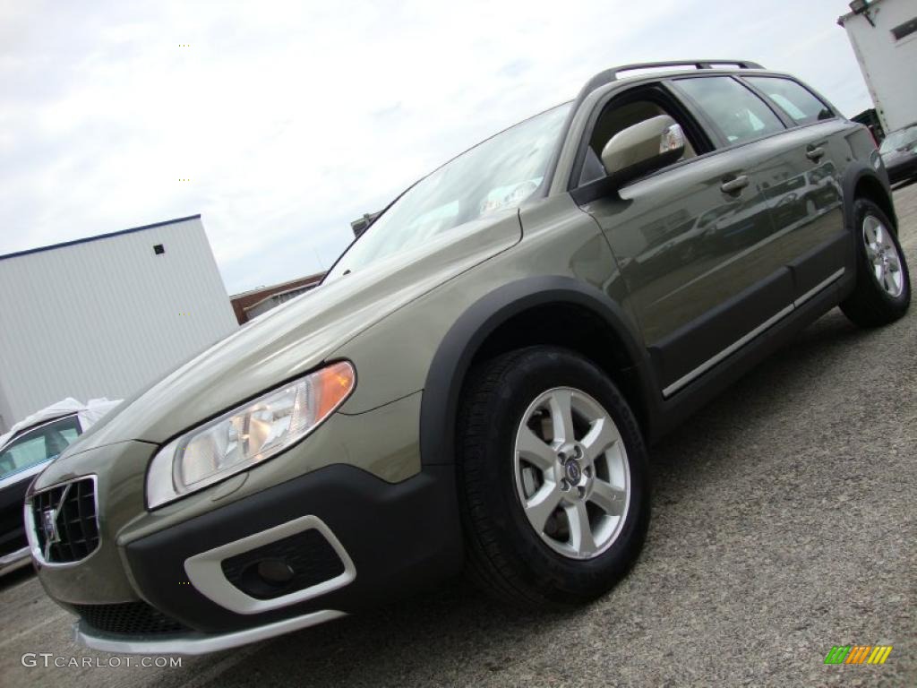 2009 XC70 3.2 AWD - Caper Green Metallic / Sandstone photo #1