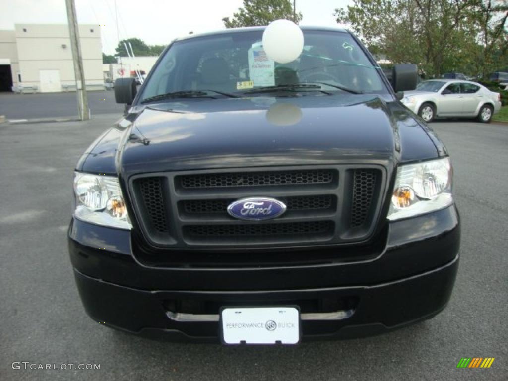 2006 F150 STX Regular Cab - Black / Medium/Dark Flint photo #9