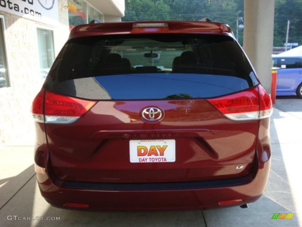 2011 Sienna LE - Salsa Red Pearl / Bisque photo #3