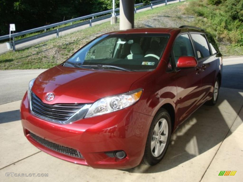 2011 Sienna LE - Salsa Red Pearl / Bisque photo #5