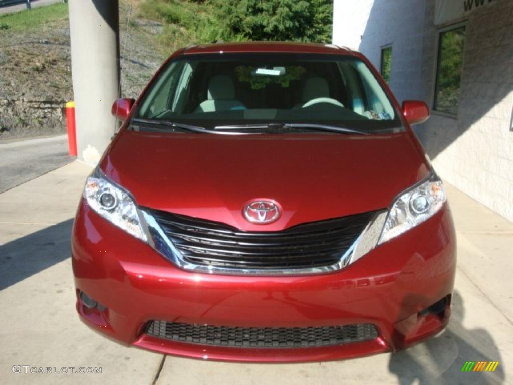 2011 Sienna LE - Salsa Red Pearl / Bisque photo #6
