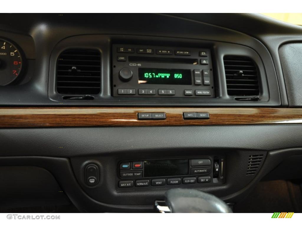 2006 Crown Victoria LX - Tungsten Metallic / Charcoal Black photo #8