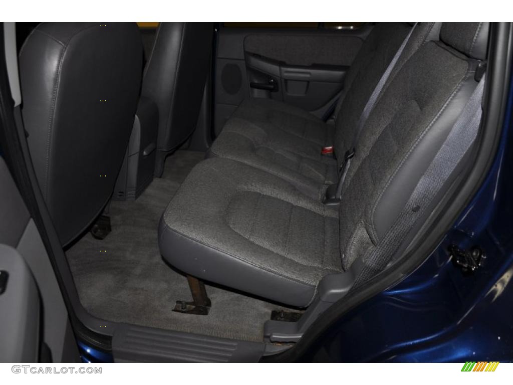 2004 Explorer XLS 4x4 - Dark Blue Pearl Metallic / Graphite photo #14