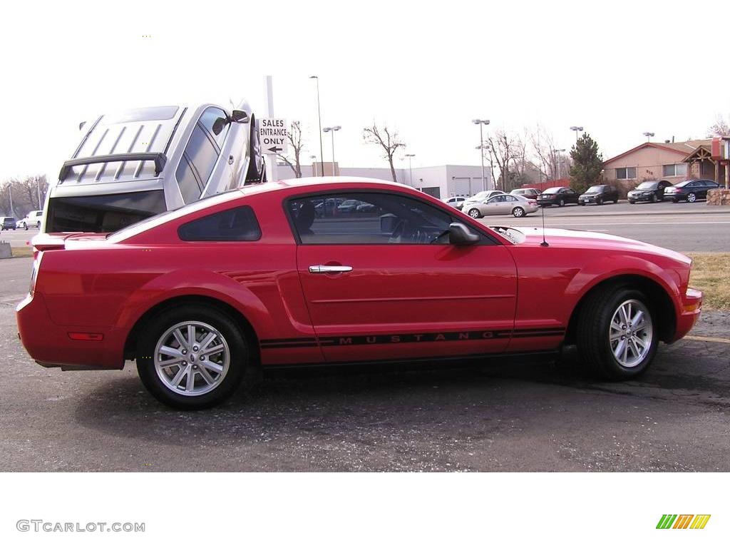 2007 Mustang V6 Deluxe Coupe - Torch Red / Light Graphite photo #1