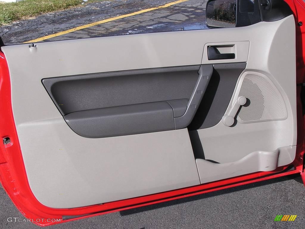2008 Focus S Coupe - Vermillion Red / Medium Stone photo #7