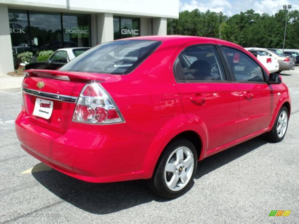 2007 Aveo LT Sedan - Victory Red / Charcoal Black photo #8