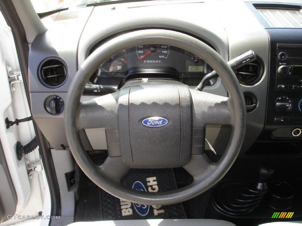 2005 F150 XL SuperCab 4x4 - Oxford White / Medium Flint Grey photo #13