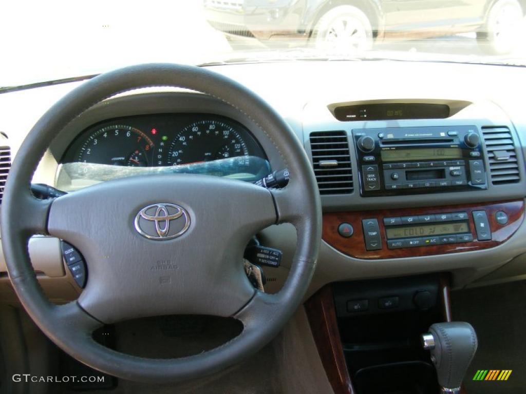 2002 Camry XLE - Aspen Green Pearl / Taupe photo #15
