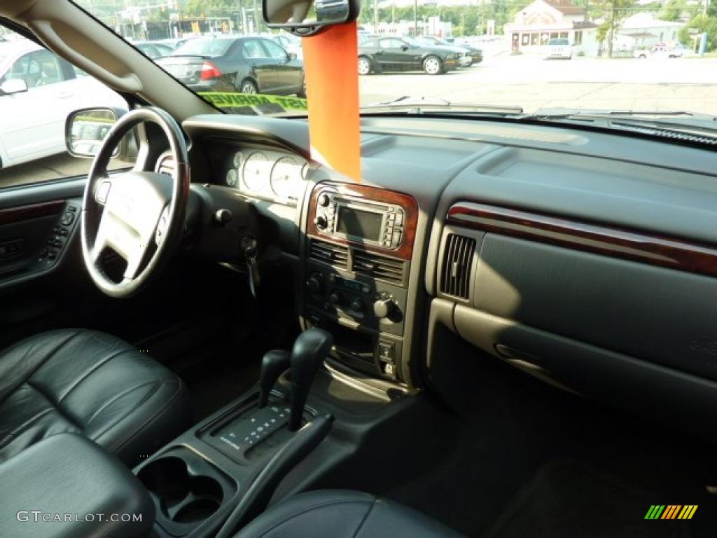 2004 Grand Cherokee Limited 4x4 - Brillant Black Crystal Pearl / Dark Slate Gray photo #17